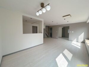 豊岡13条2丁目_リフォーム済！中古住宅｜IEKURAS 写真3