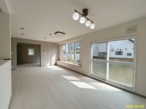 豊岡13条2丁目_リフォーム済！中古住宅｜IEKURAS 写真2